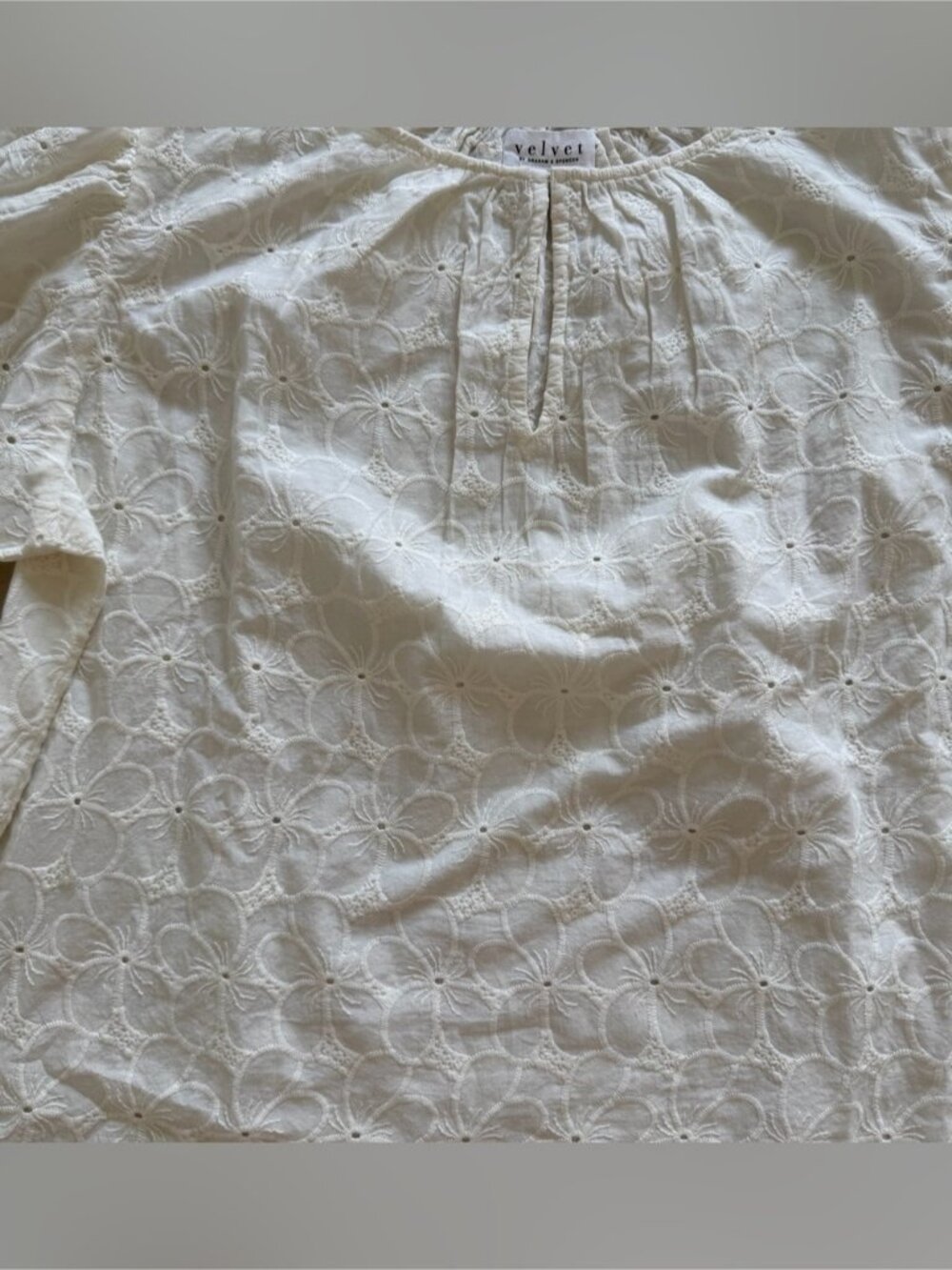 Cream Eyelet Peasant Blouse💛 - Picture 2 of 2